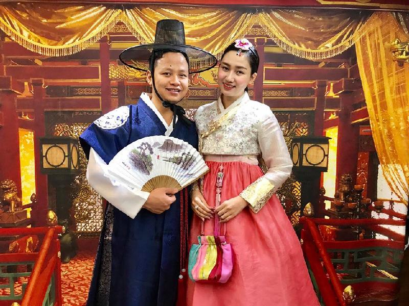 Vợ chồng á hậu Ngô Trà My khoe ảnh mặc trang phục truyền thống của Hàn Quốc
