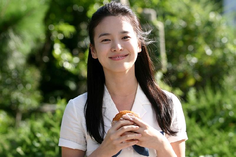 Năm 2005, Song Hye Kyo lần đầu xuất hiện trên màn ảnh rộng trong tác phẩm 