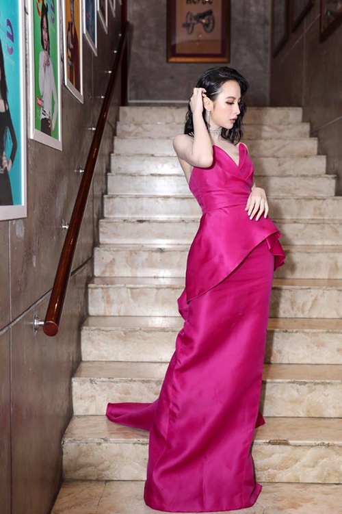 Hồ Ngọc Hà, Lý Nhã Kỳ, Phạm Hương, Lan Khuê, Huyền My, Elle Style Awards 2017
