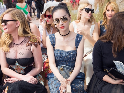 Angela Baby nổi bật giữa dàn sao Hoa ngữ tại tuần lễ thời trang Paris