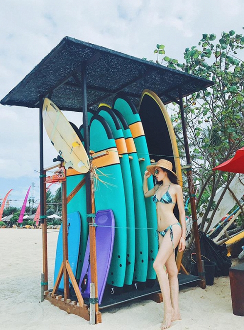 Kỳ Duyên khoe thân hình nuột nà với bikini trong chuyến du lịch ở Bali.