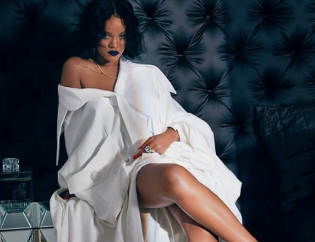 Rihanna xuất hiện với thiết kế của Công Trí
