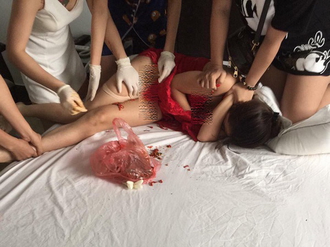 Đánh ghen kinh hoàng ở Thái Nguyên: 4 người phụ nữ xát ớt vào vùng kín của cô gái