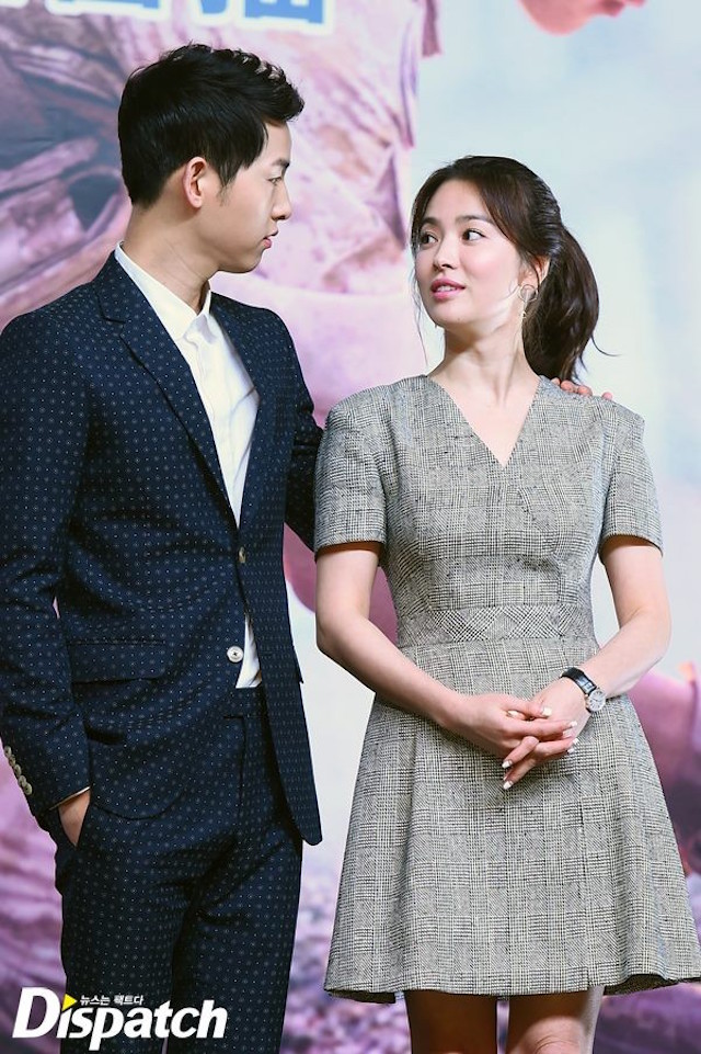 Và ánh mắt không thể chối cãi của Song Joong Ki và Song Hye Kyo trong buổi họp báo phim
