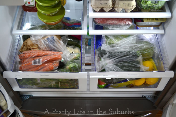 Phần dưới cùng lạnh nhất dùng để cất trữ rau quả tươi và thực phẩm sống. (Ảnh minh họa)