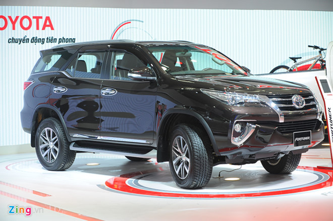 Toyota Fortuner nhập khẩu từ Indonesia là mẫu ôtô bán chạy thứ 2 trong nửa đầu 2017 tại thị trường Việt Nam chỉ sau Toyota Vios.
