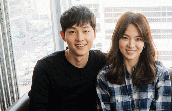 Trang Koreaboo cho hay, Song Joong Ki và Song Hye Kyo sẽ cùng nhau di chuyển sang một ngôi nhà mới ngay cạnh ngôi nhà của hai ngôi sao Rain và Kim Tae Hee.