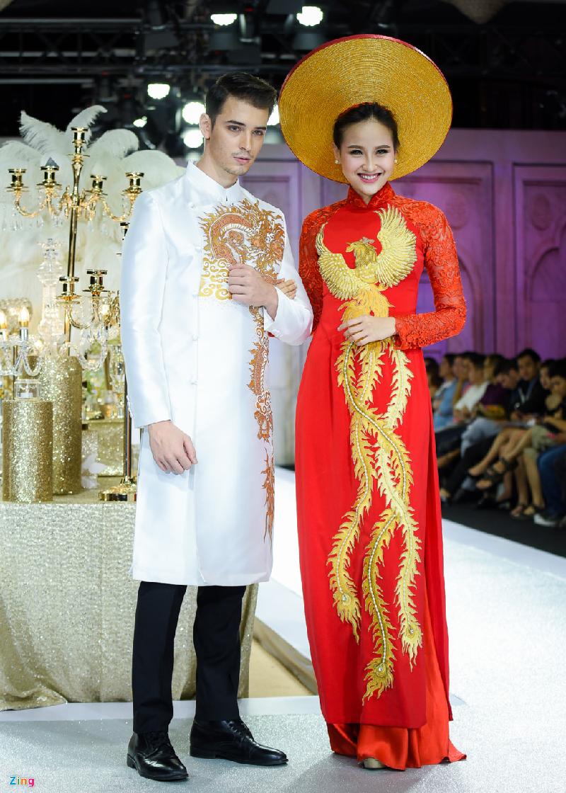 Kể từ khi đạt danh hiệu Hoa khôi Du lịch 2017, Khánh Ngân tích cực tham gia các hoạt động thời trang. Hiện cô là đại diện Việt ở cuộc thi Hoa hậu Du lịch quốc tế 2017. 