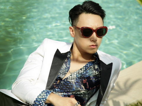 Rocker Nguyễn xứng danh 'đệ nhất mỹ nam mặc đẹp' của showbiz Việt