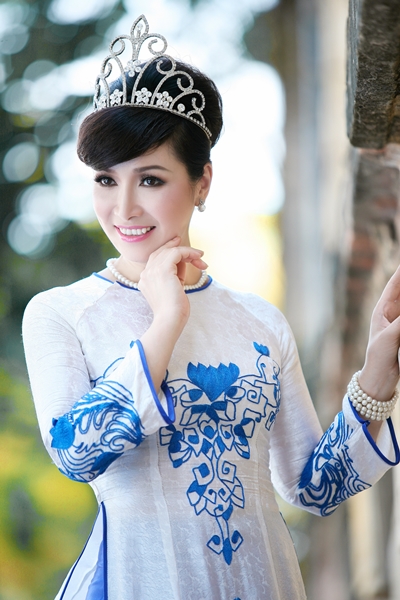 Hoa hậu Bùi Bích Phương, làng sao