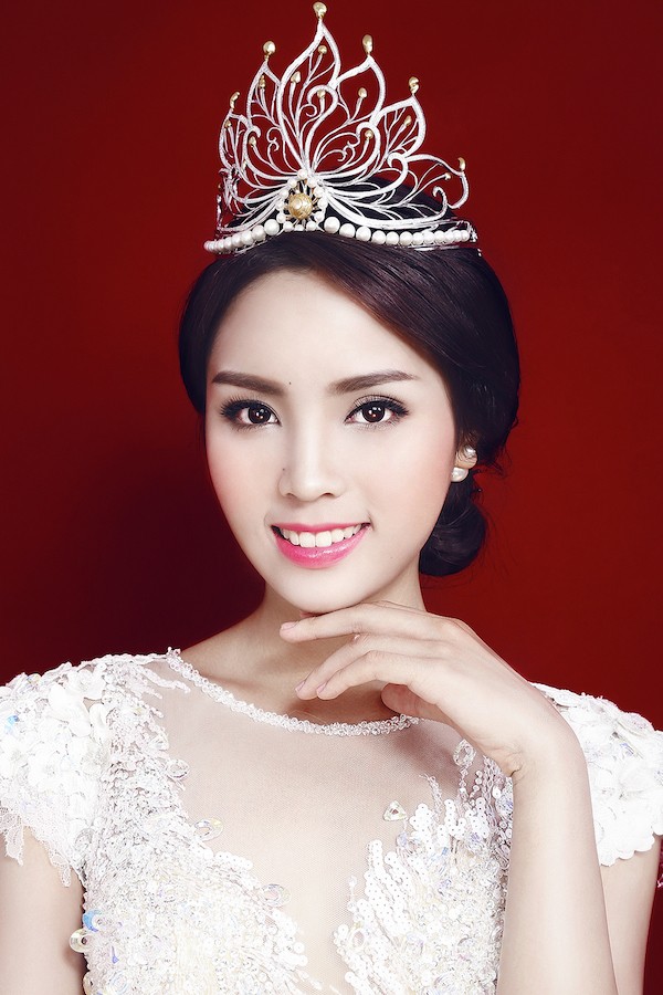 Những chiếc vương miện đắt xắt ra miếng của dàn hoa hậu Việt Nam-5