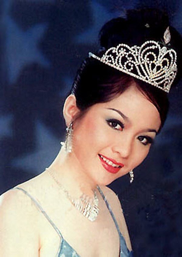 Hoa hậu Thiên Nga,  làng sao