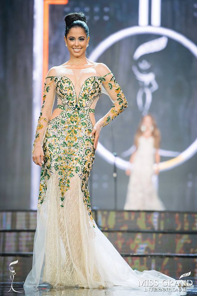 Miss Grand Cuba tỏa sáng trong mẫu đầm đính kết tỉ mỉ hài hòa về màu sắc