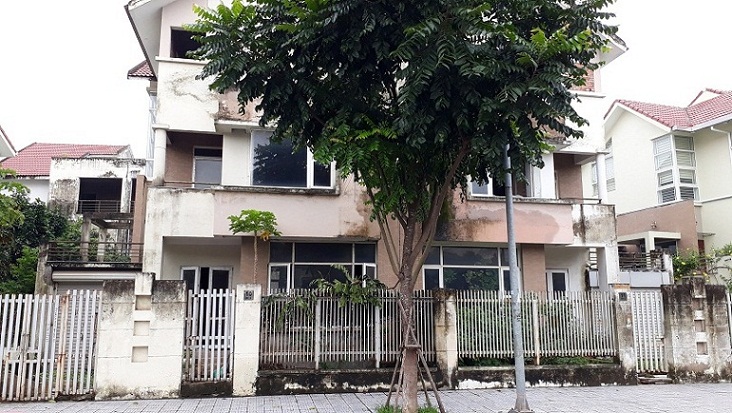 Nhiều biệt thự tại Hà Nội vẫn chưa có người ở.