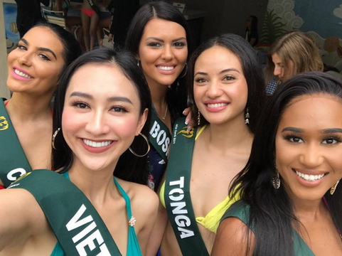Hà Thu tự tin trả lời bằng tiếng Anh, gây ấn tượng tại Miss Earth 2017