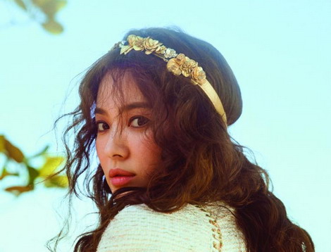 Những hình ảnh đẹp như nữ thần bất chấp tuổi tác của Song Hye Kyo