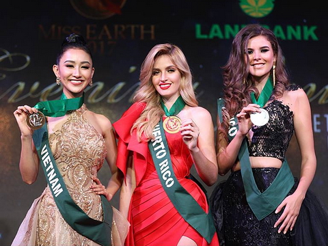 Hà Thu tiếp tục giành Huy chương đồng phần thi 'Trình diễn trang phục dạ hội' tại Miss Earth 2017