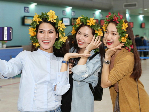 Thí sinh Hoa hậu Hoàn vũ Việt Nam hội ngộ tại Nha Trang chuẩn bị cho vòng bán kết