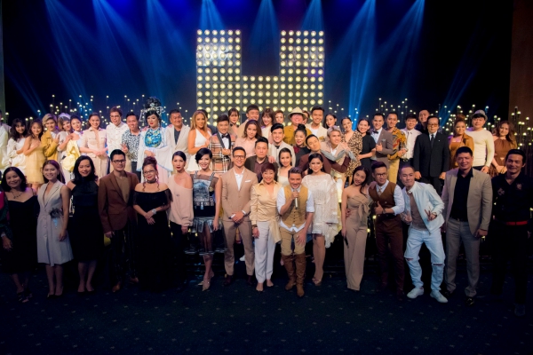 Số lượng nghệ sĩ đến chúc mừng "ông hoàng nhạc Việt" có thể sánh ngang một lễ trao giải.
