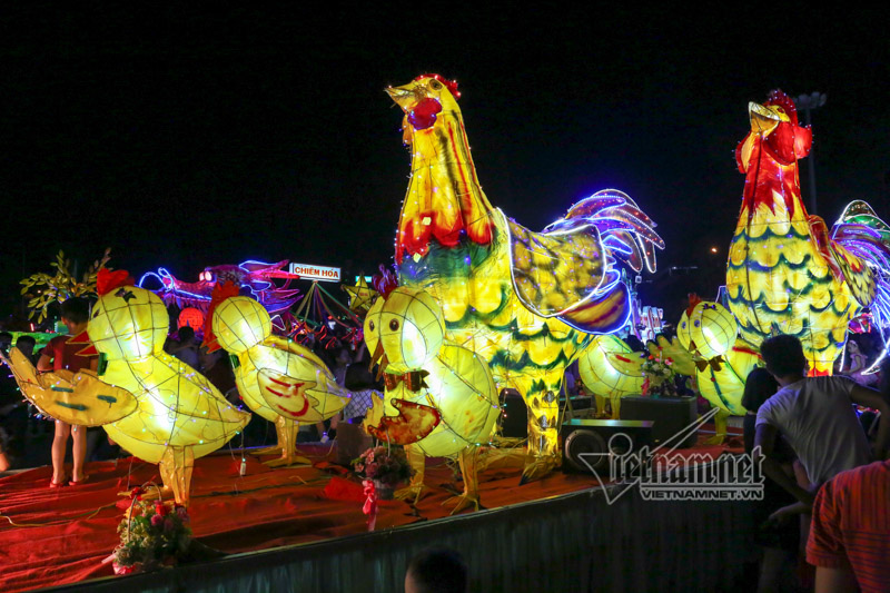 Đèn trung thu khổng lồ, đêm hội Thành Tuyên, Tuyên Quang
