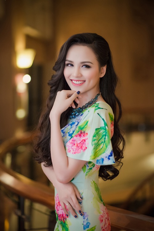 Hoa hậu Diễm Hương, sao Việt
