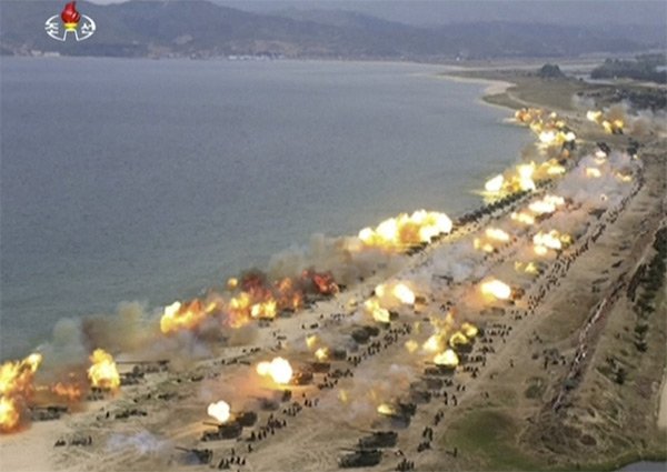 Các bãi biển ở Wonsan còn phục vụ nhiều mục đích khác, chẳng hạn là nơi diễn tập quân sự và thử nghiệm tên lửa. (Ảnh: AP)