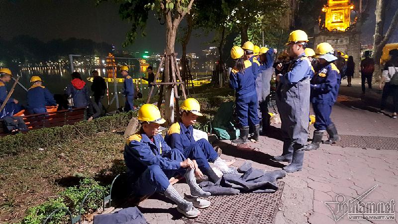 Từ đêm 28/11, hàng trăm công nhân bắt đầu thi công, nạo vét hồ Hoàn Kiếm