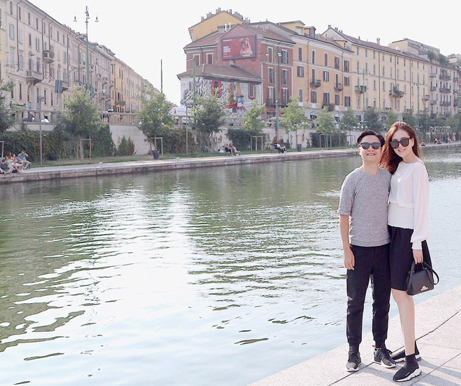 Cặp đôi dạo bước ở Ý.