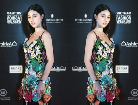 Jolie Nguyễn diện set đồ gần 2 tỷ đồng đi xem thời trang