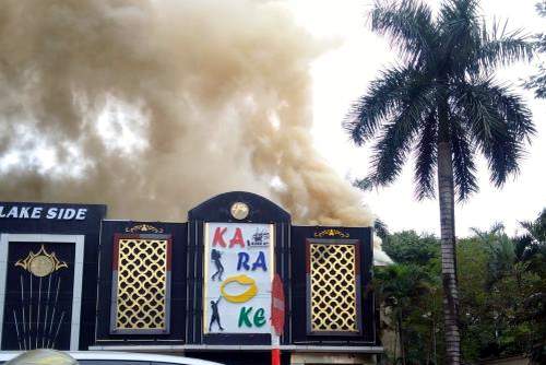 Khống chế thành công vụ cháy lớn tại karaoke Lake Side, Linh Đàm