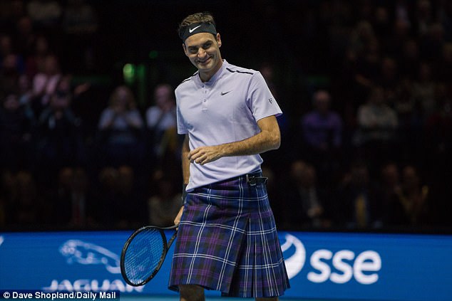 Mặc váy thi đấu, Federer vẫn hạ đẹp Murray