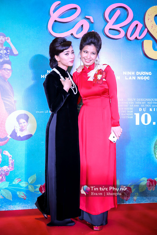 Ngô Thanh Vân và NTK Thuỷ Nguyễn cùng diện áo dài trong buổi ra mắt phim.