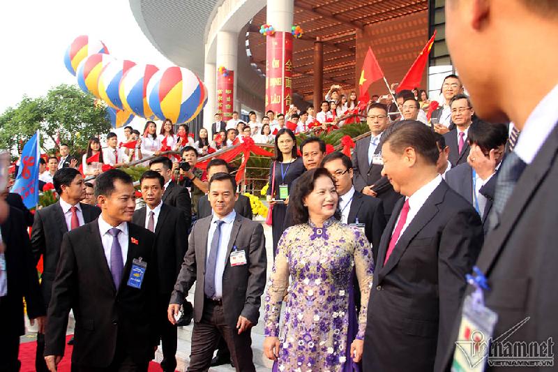 Chủ tịch QH Nguyễn Thị Kim Ngân và Chủ tịch Trung Quốc Tập Cận Bình tại Cung hữu nghị Việt - Trung 