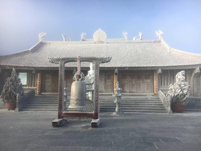 Ngôi chùa trên đỉnh Fansipan. (Ảnh: CTV/Vietnam+)