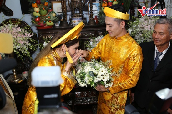 Đám cưới bạc tỷ của Lâm Khánh Chi và bạn trai kém 8 tuổi