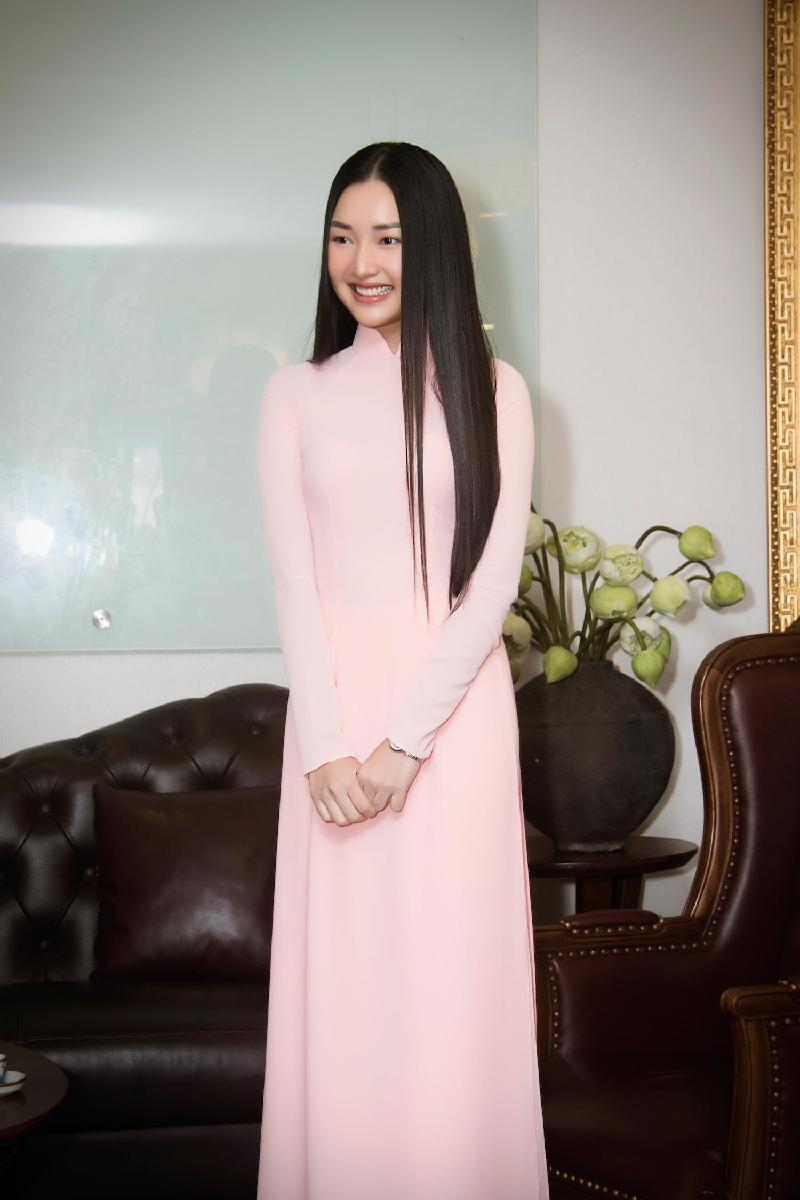 Dàn mỹ nữ của Hoa hậu Việt Nam khoe nhan sắc ngày hội ngộ - 1