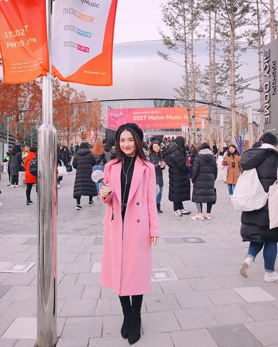 Mới đây, ca sĩ Hòa Minzy đã có chuyến đi sang Hàn Quốc để tham dự lễ trao giải Melon Music Awards 2017.