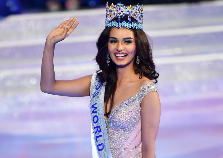 Manushi Chhillar đăng quang Hoa hậu Thế giới 2017.