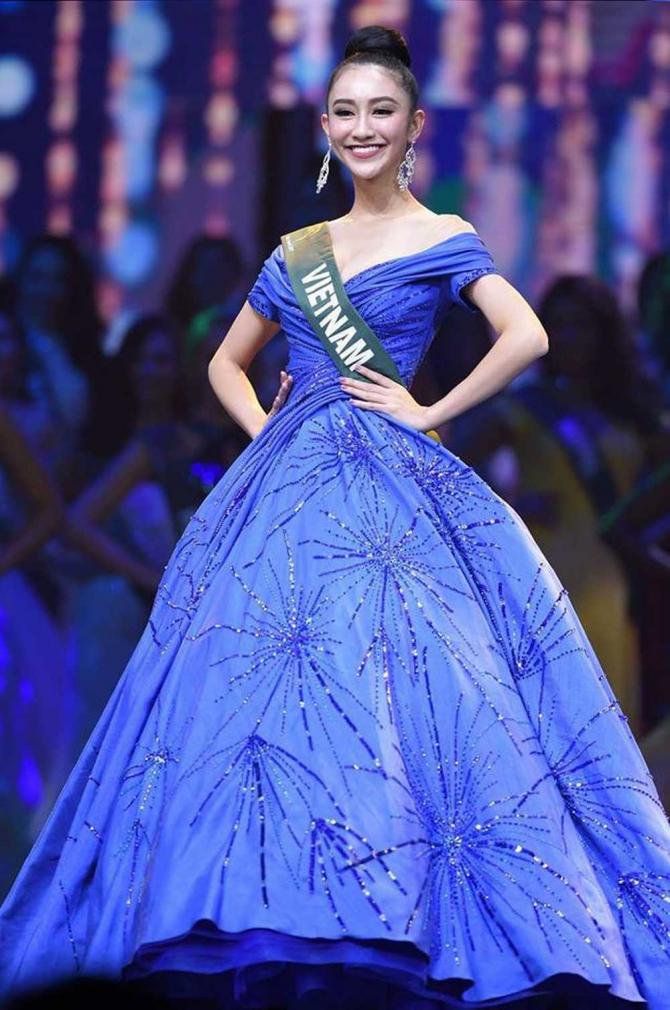 Hà Thu chỉ dừng chân ở top 16 Miss Earth 2017. Kết quả được cho là không thực sự công bằng với đại diện Việt Nam.