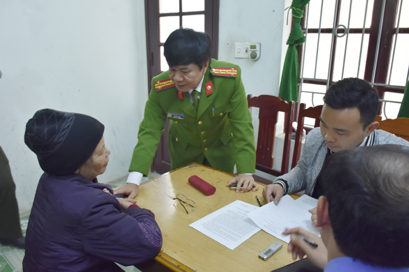 Đại tá Khương Duy Oanh, Phó Giám đốc, Thủ trưởng Cơ quan CSĐT Công an tỉnh Thanh Hoá trực tiếp chỉ đạo điều tra vụ việc