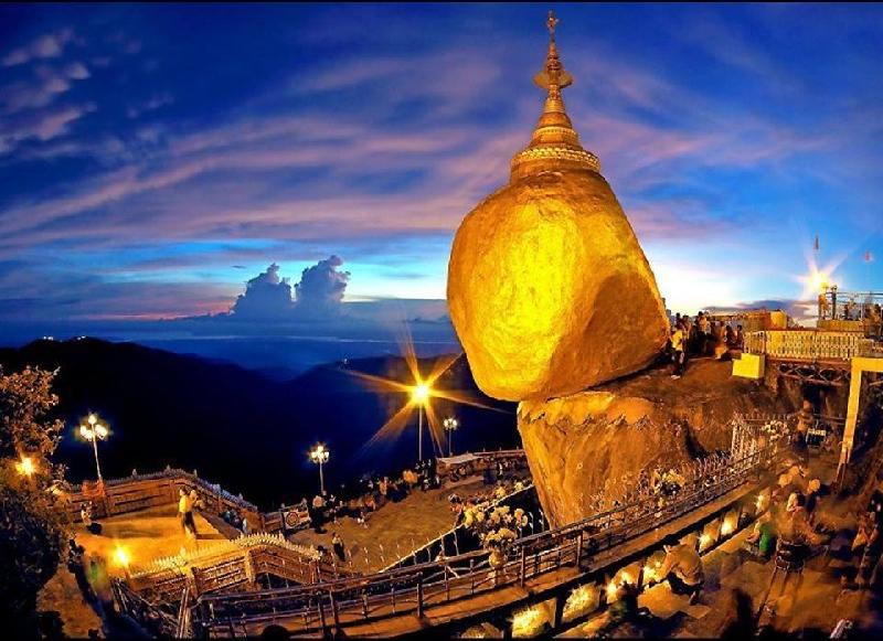 Golden Rock, một trong những nơi bạn nhất định phải ghé thăm khi đến Myanmar.@vietravel