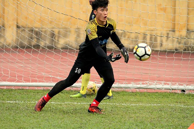 Ngôi sao U23 Việt Nam không có cửa cạnh tranh vị trí số 1 trong khung gỗ FLC Thanh Hoá vào lúc này