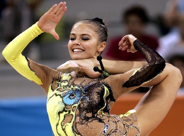 Alina Kabaeva khi còn là nữ vận động viên thể dục dụng cụ nổi tiếng của Nga 