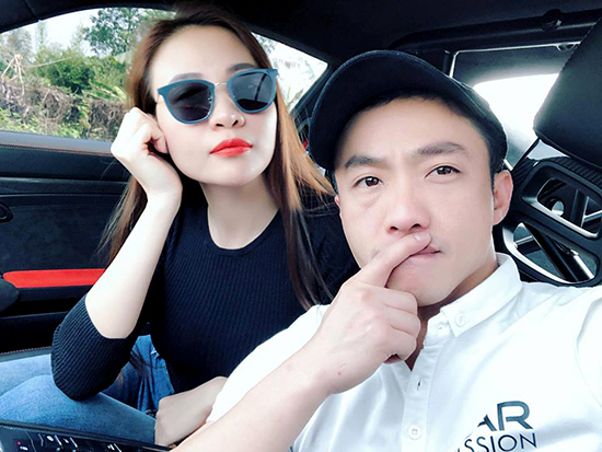Nếu trước đây, Cường Đôla và người mẫu Đàm Thu Trang còn phải e dè dư luận, bịt kín mít nếu muốn ra ngoài cùng nhau, thì giờ đã không ngại đăng tải những hình ảnh hạnh phúc lên mạng xã hội.