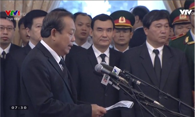 Ủy viên Bộ Chính trị, Phó Thủ tướng Thường trực Chính phủ, Trưởng Ban Tổ chức lễ tang Trương Hòa Bình tuyên bố Lễ truy điệu bắt đầu.