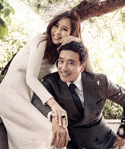 Năm 2005, Kim Nam Joo kết hôn với tài tử Kim Sung Woo. Sau 12 năm gắn bó, cả hai vẫn hạnh phúc bên nhau và có hai con, một trai một gái