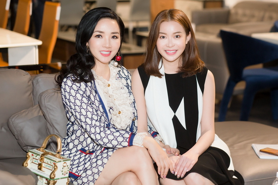 CEO của HD Group thân thiết bên Hoa hậu đền Hùng Giáng My ...