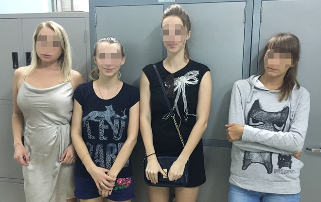 Những cô gái người nước ngoài trong đường dây của tú bà người Nga. 