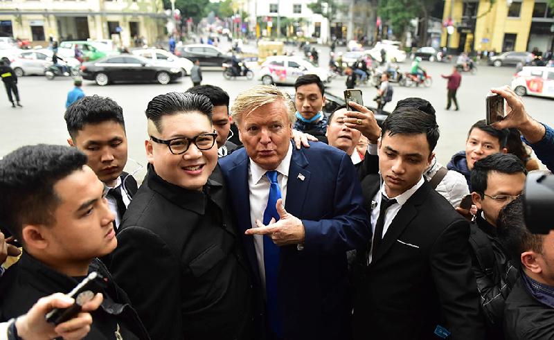 Bản sao Trump-Kim làm rộn ràng phố phường Hà Nội