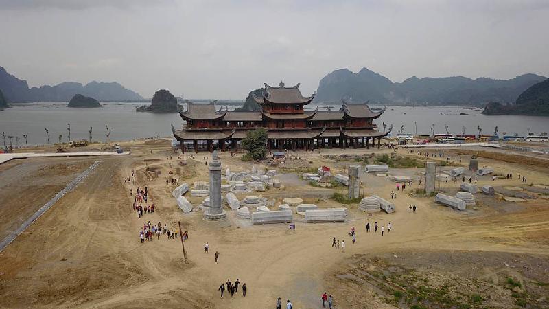 Ngôi chùa lớn nhất thế giới ở Hà Nam đón hàng vạn lượt khách